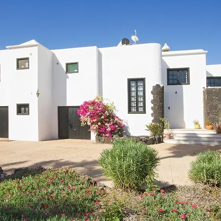 Villa La Fuente Tias