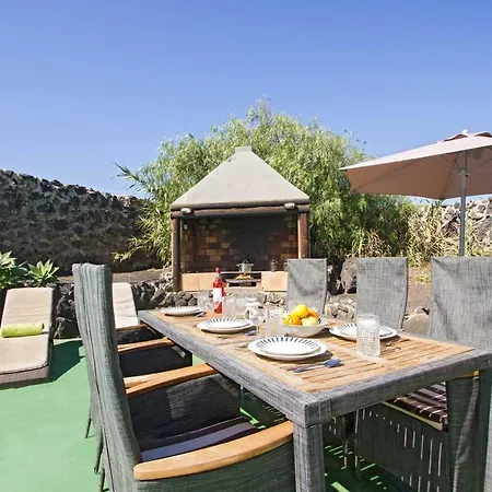 La Fuente Villa Tias
